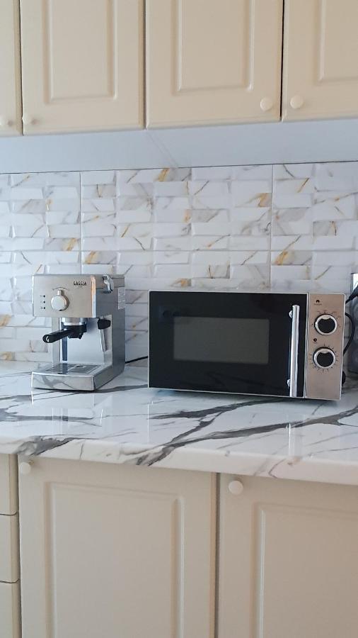 オラデアApartament Esteraアパートメント エクステリア 写真